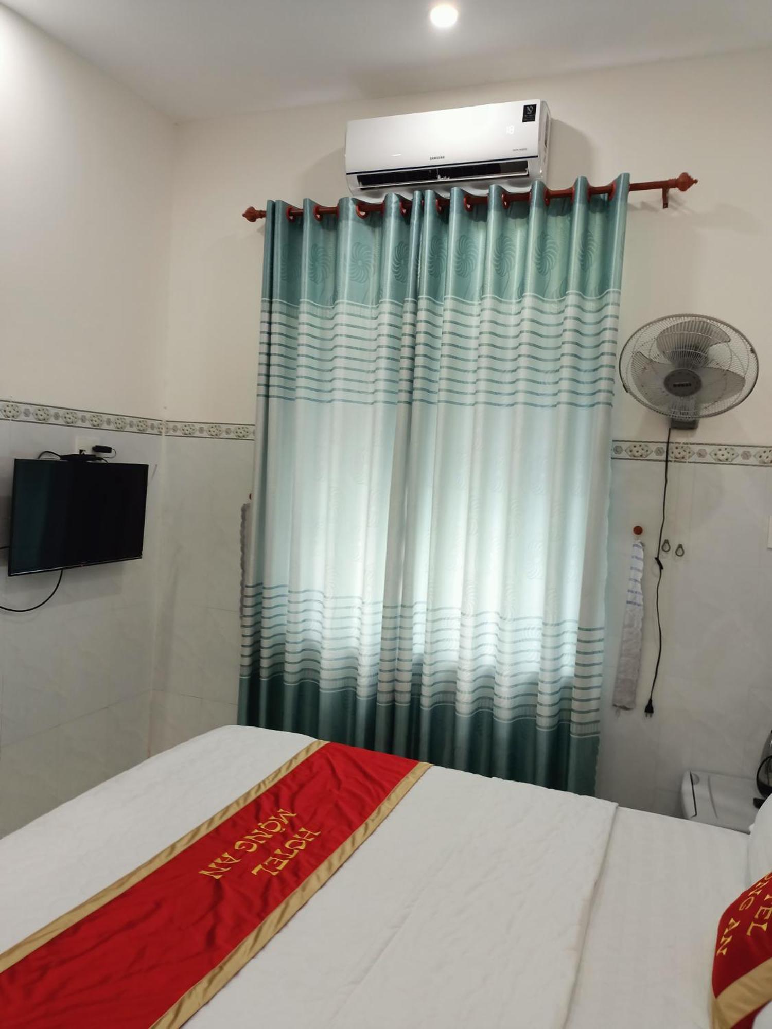 Khach San Mong An Hotel Vĩnh Hy Buitenkant foto