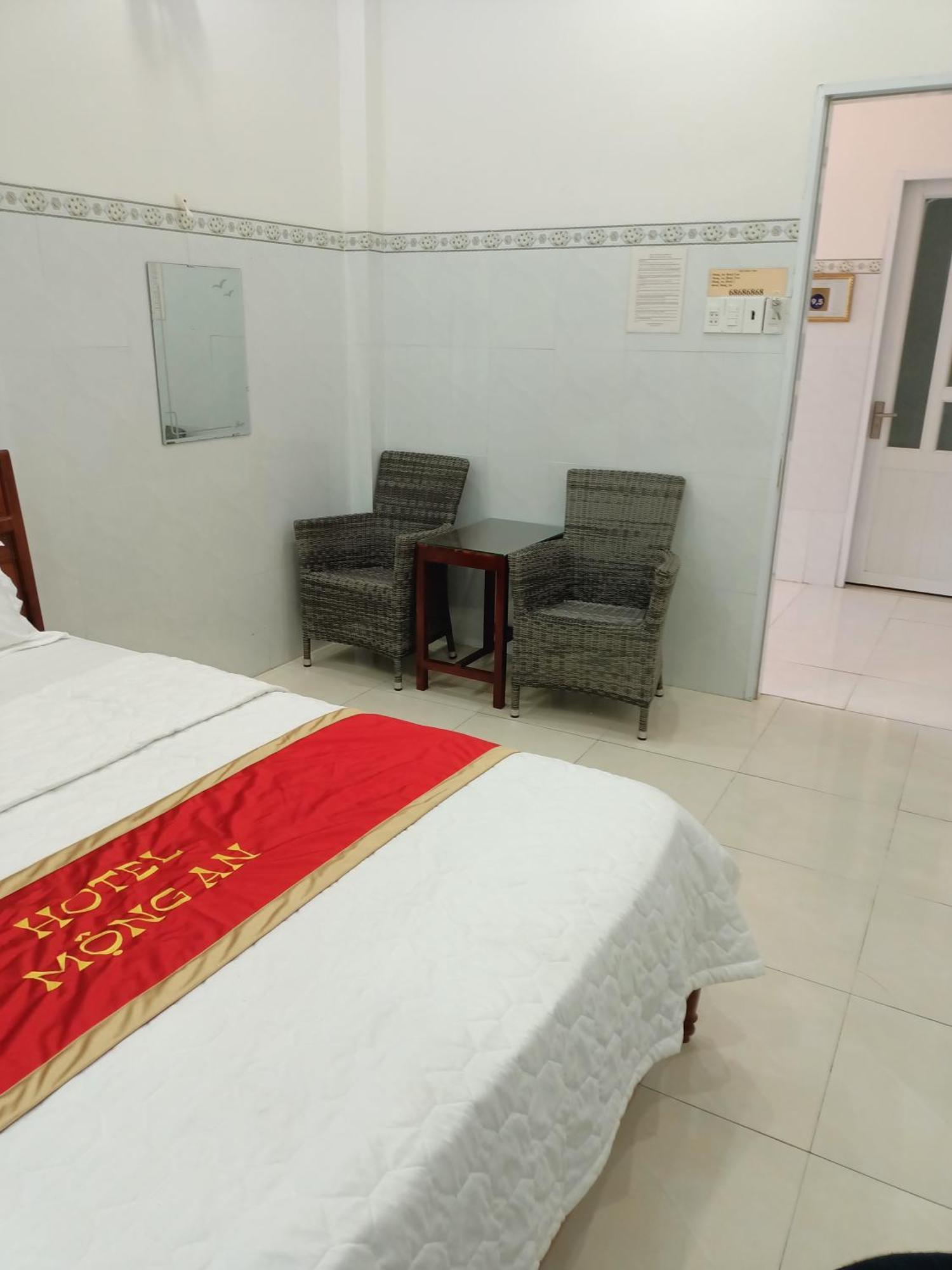 Khach San Mong An Hotel Vĩnh Hy Buitenkant foto