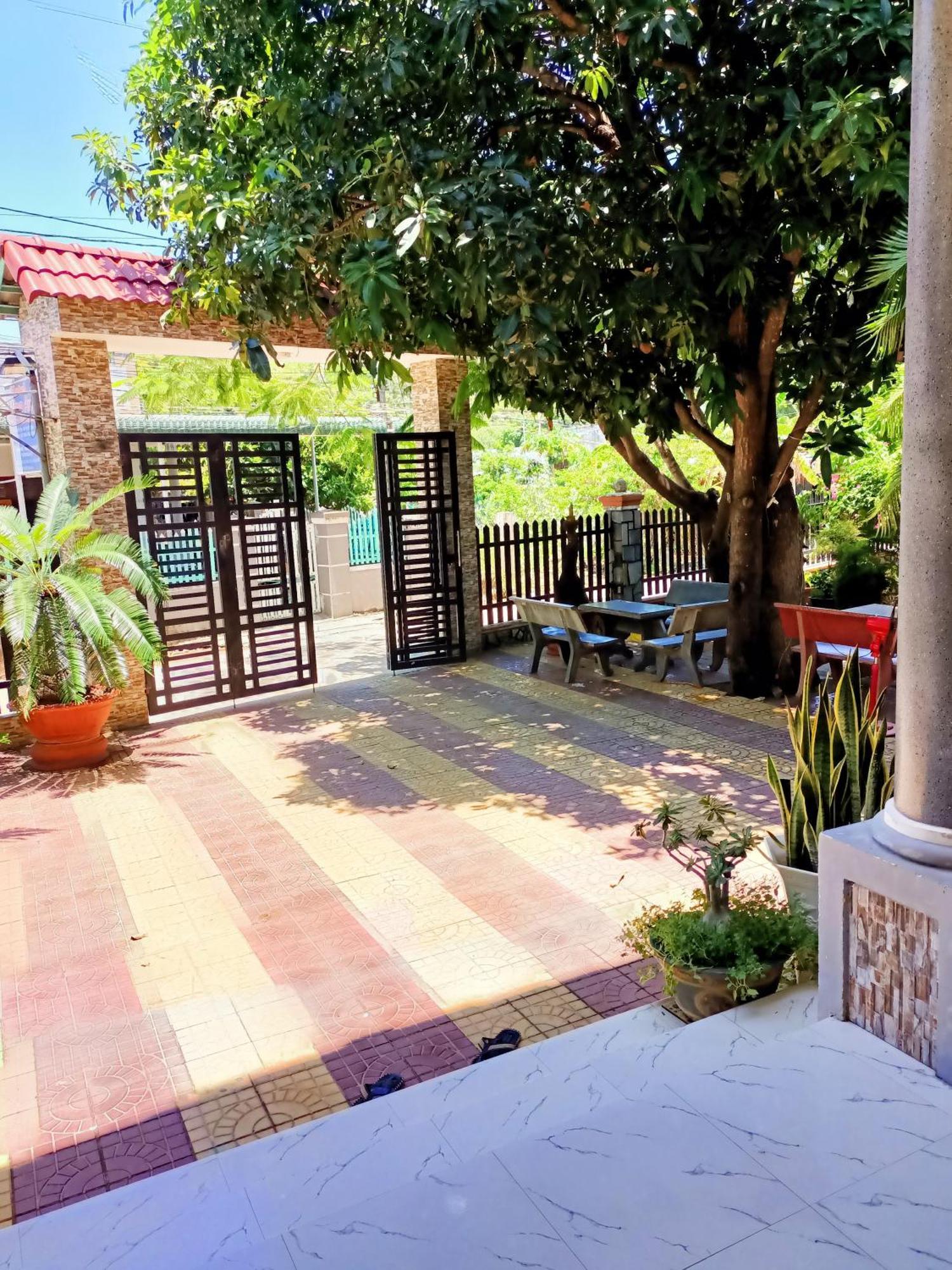Khach San Mong An Hotel Vĩnh Hy Buitenkant foto