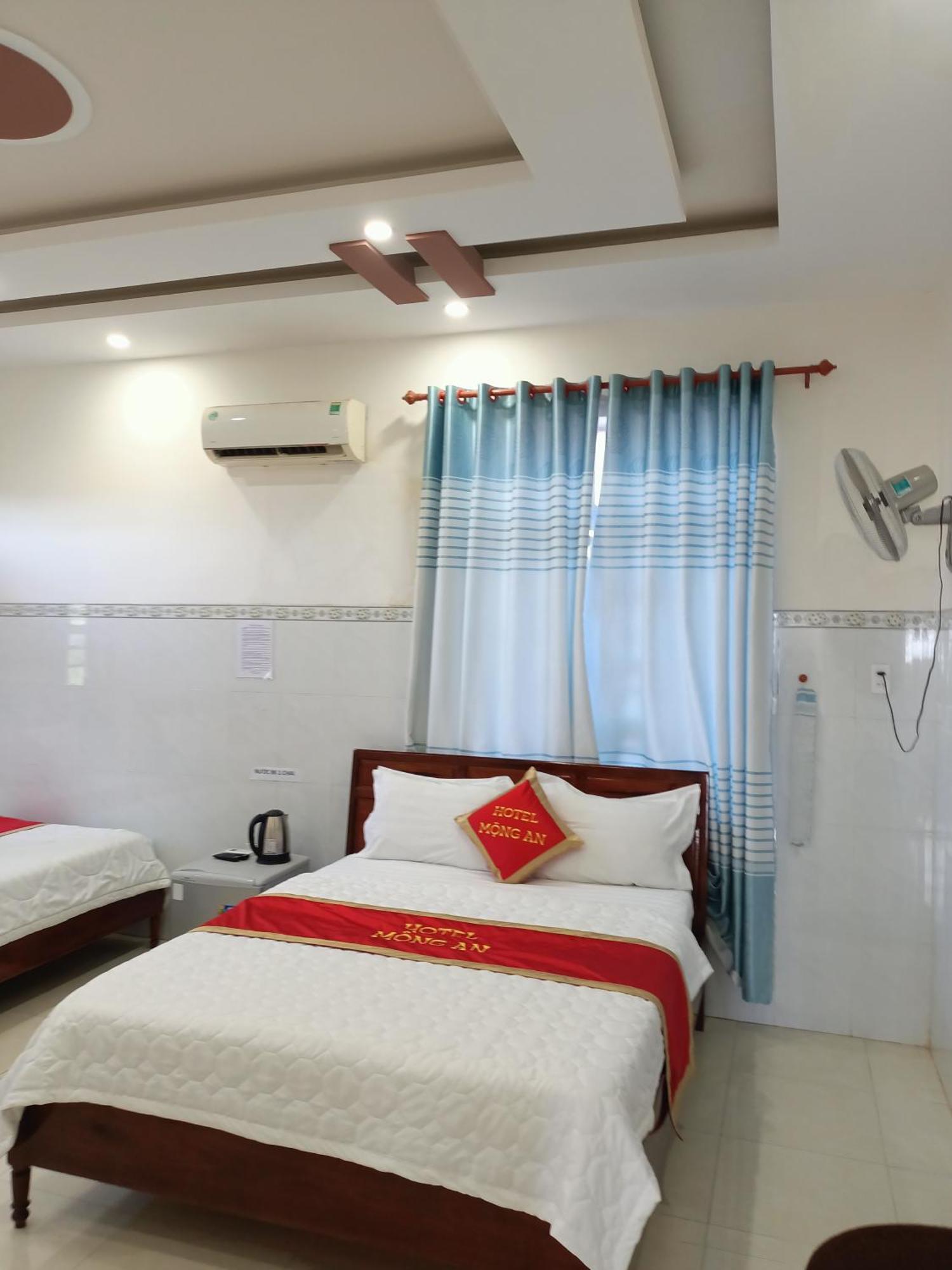Khach San Mong An Hotel Vĩnh Hy Buitenkant foto