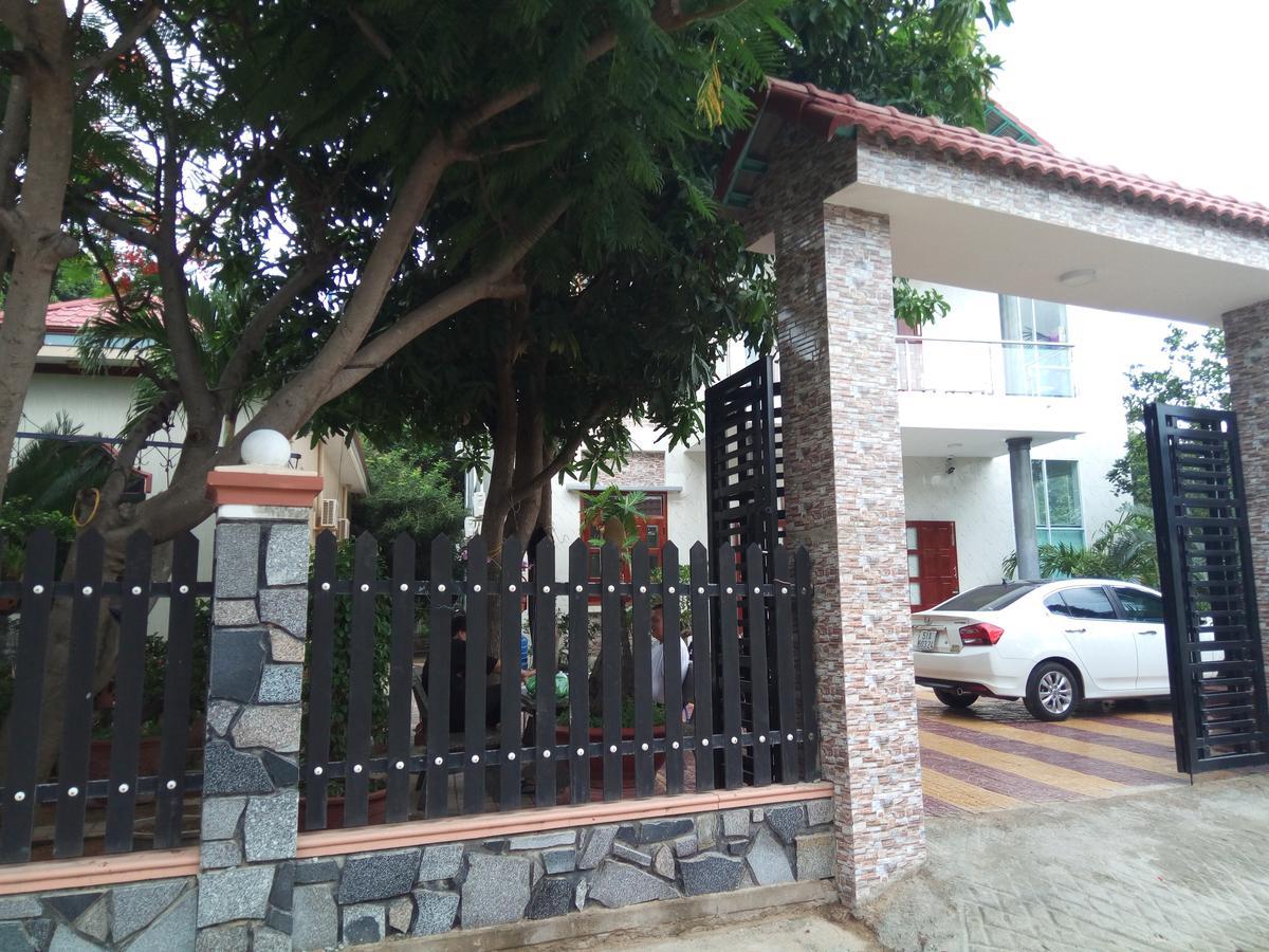 Khach San Mong An Hotel Vĩnh Hy Buitenkant foto