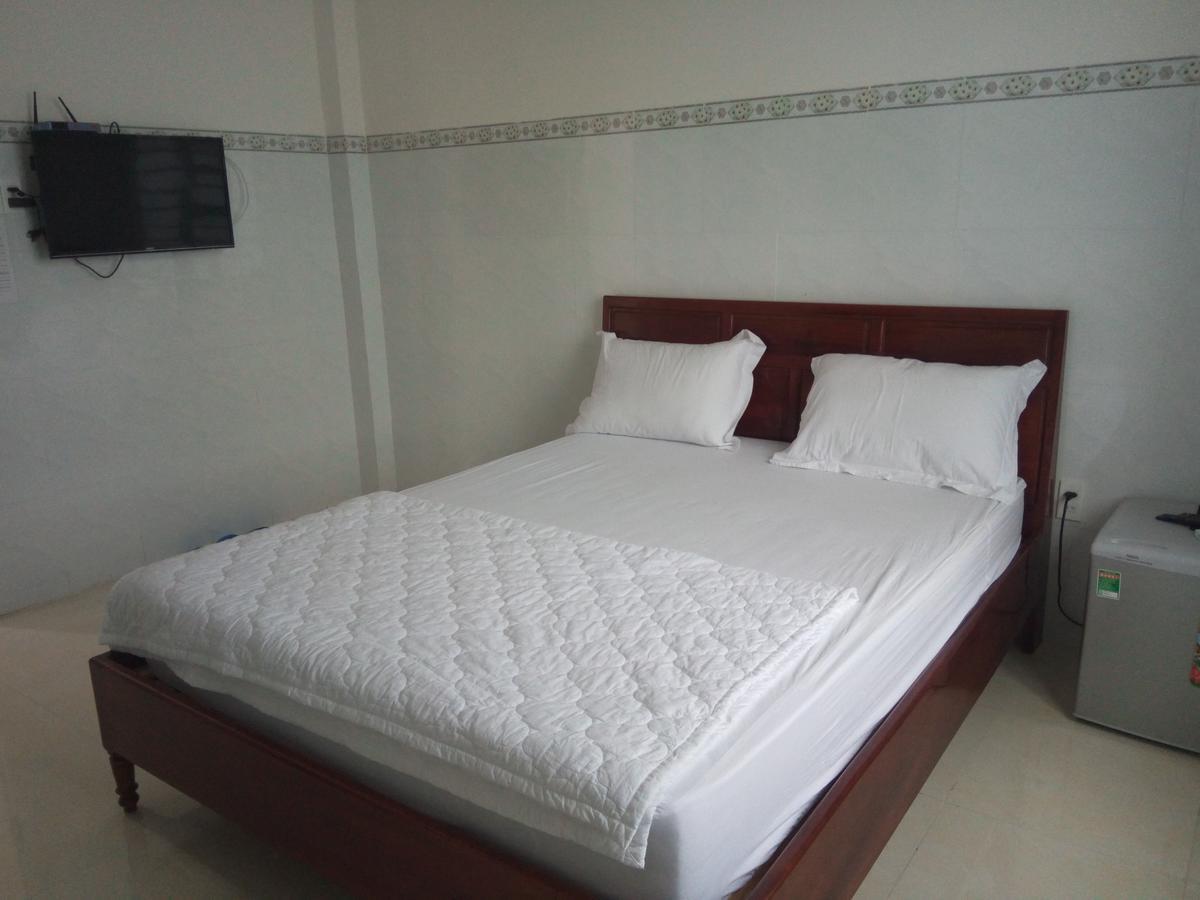 Khach San Mong An Hotel Vĩnh Hy Buitenkant foto