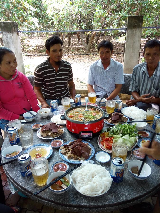 Khach San Mong An Hotel Vĩnh Hy Buitenkant foto